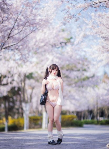 歐美精品一區(qū)二區(qū)精油_藍(lán)光在線觀看高清