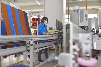 "轟隆隆"機器轉起來 生產忙不停 徐州有序恢復生產生活秩序