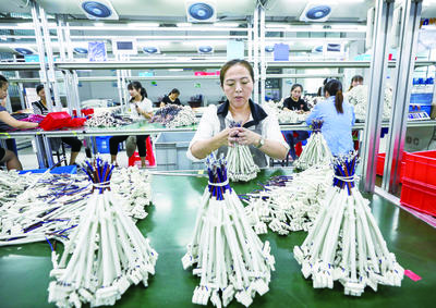 &ldquo;家門口&rdquo;車間生產(chǎn)忙