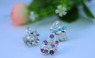 一元飾品市場(chǎng)新寵 兩元店熱銷四葉草小頂夾的批發(fā)貿(mào)易全解析